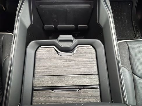 Used 2025 RAM 1500 Limited image 19