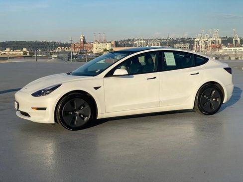 Used 2021 Tesla Model 3 Standard Range Plus RWD image 4