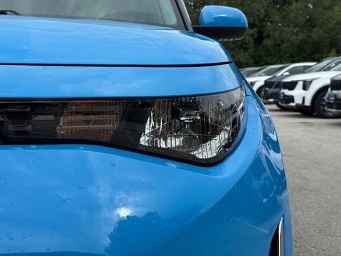 Used 2023 Kia Soul EX FWD image 3