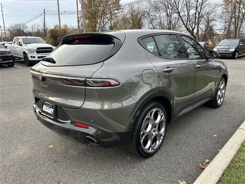 Used 2024 Alfa Romeo Tonale Veloce w/ Premium Interior Package image 8