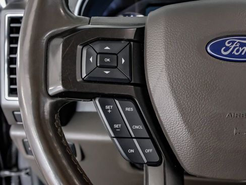 Used 2018 Ford Expedition Limited AWD/4WD image 16