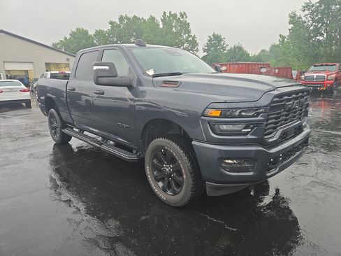 Used 2025 RAM 2500 Big Horn AWD/4WD image 3