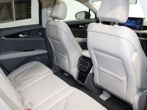 Used 2023 Lincoln Nautilus Reserve w/ Equipment Group 201A image 35