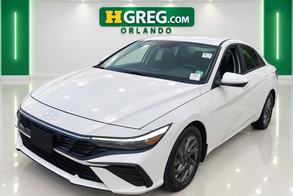 Used 2024 Hyundai Elantra SEL FWD image 4