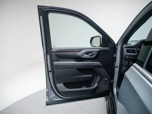 Used 2024 Chevrolet Suburban LT image 22