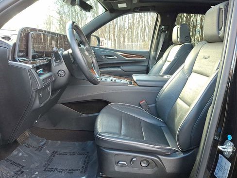 Used 2023 Cadillac Escalade Premium Luxury image 14