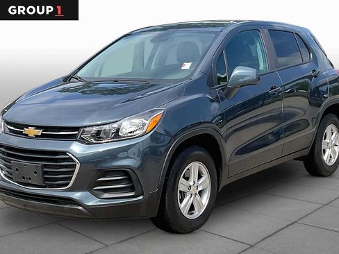 Used 2022 Chevrolet Trax LS w/ Tint and Cruise Package AWD/4WD image 1