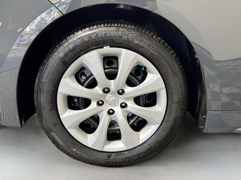 Used 2024 Toyota Corolla LE image 14