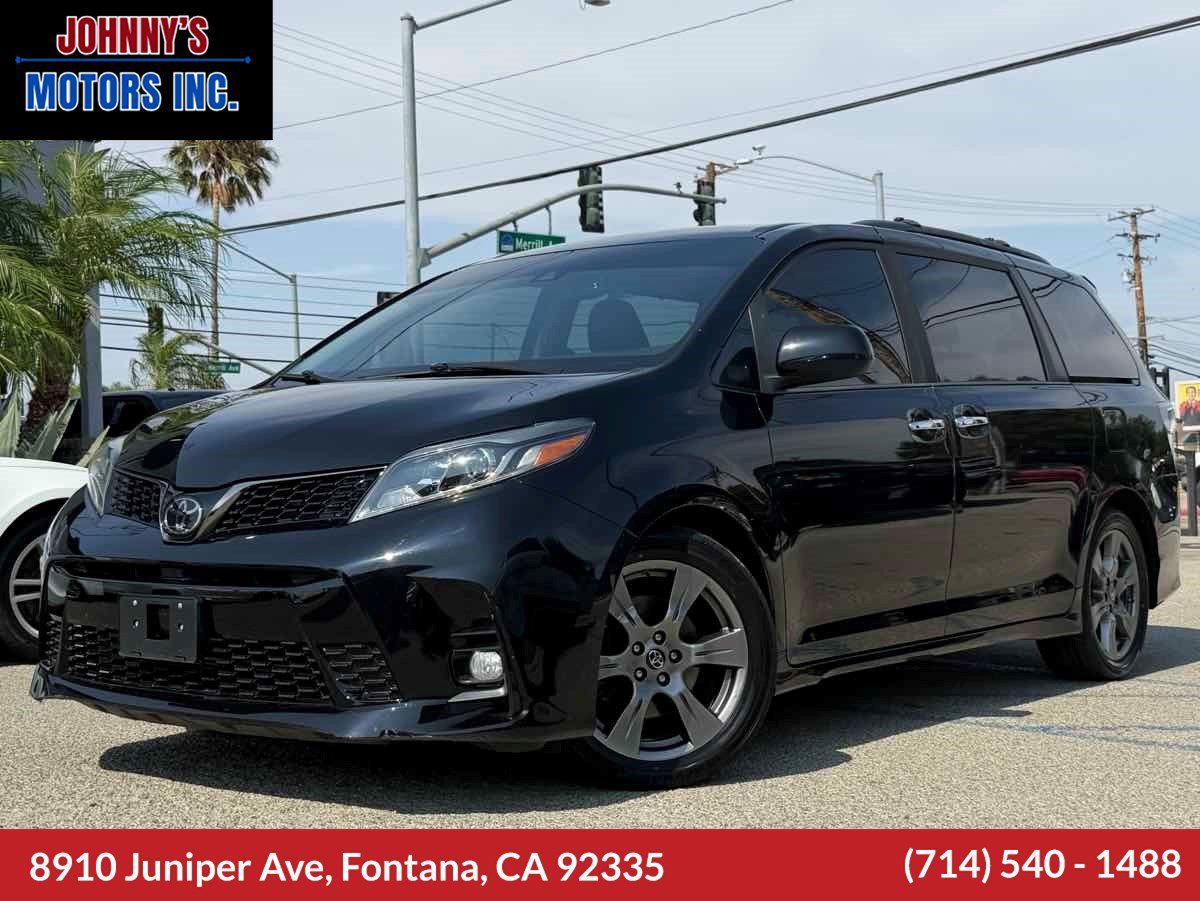 Used 2019 Toyota Sienna SE w/ Carpet Mat Package FWD image 1