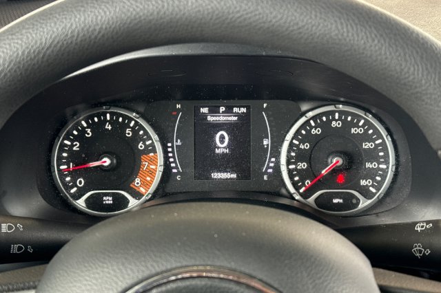 Used 2020 Jeep Renegade Sport FWD image 29