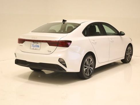 Used 2023 Kia Forte LXS FWD image 4