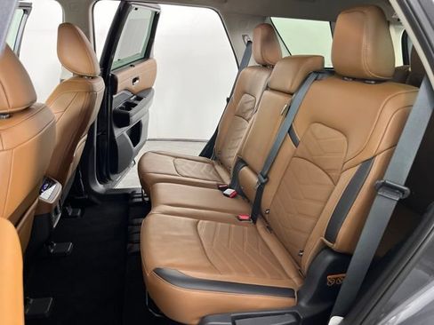 Used 2025 Nissan Pathfinder Platinum w/ Black Appearance Package FWD image 45