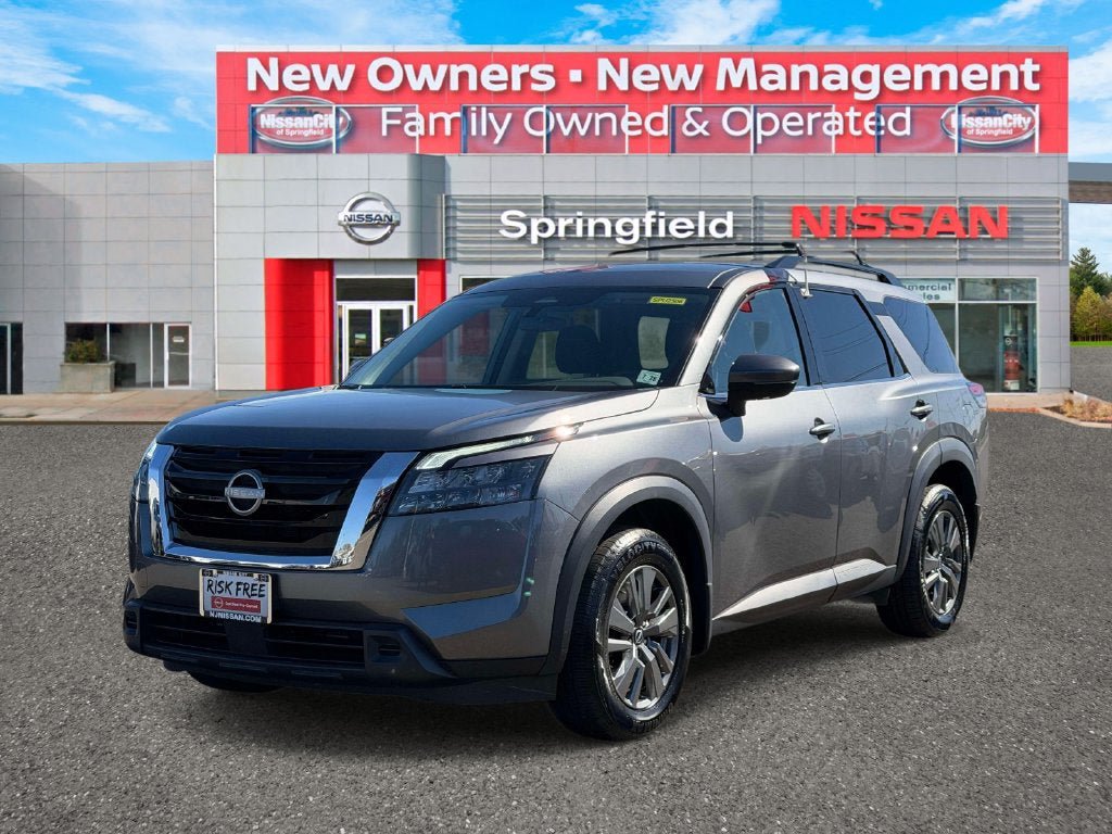 Used 2024 Nissan Pathfinder SV AWD/4WD image 2