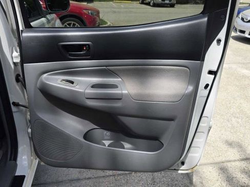 Used 2006 Toyota Tacoma PreRunner RWD image 33