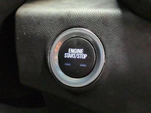 Used 2024 GMC Terrain SLE w/ Driver Convenience Package FWD image 24