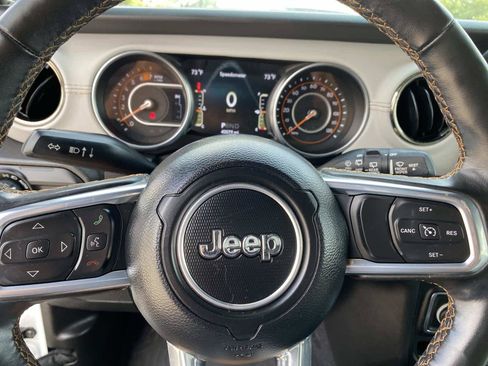 Used 2023 Jeep Wrangler Unlimited Sahara AWD/4WD image 19