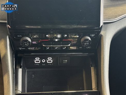 Used 2023 Jeep Grand Cherokee Overland w/ Luxury Tech Group IV image 22