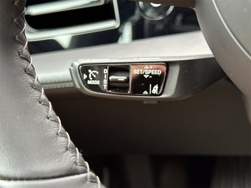 Used 2025 Porsche Taycan 4S image 32