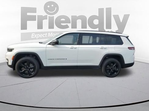 Used 2023 Jeep Grand Cherokee L Limited w/ Black Appearance Package AWD/4WD image 2