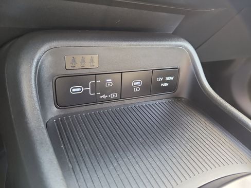 Used 2025 Hyundai Kona SEL image 26