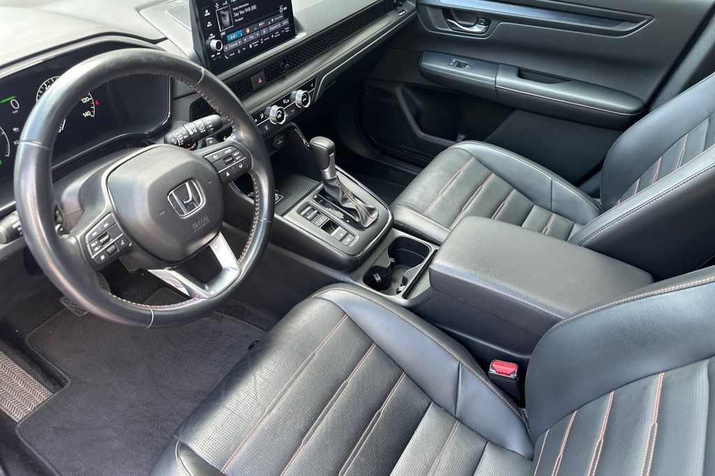 Used 2025 Honda CR-V Sport-L image 4