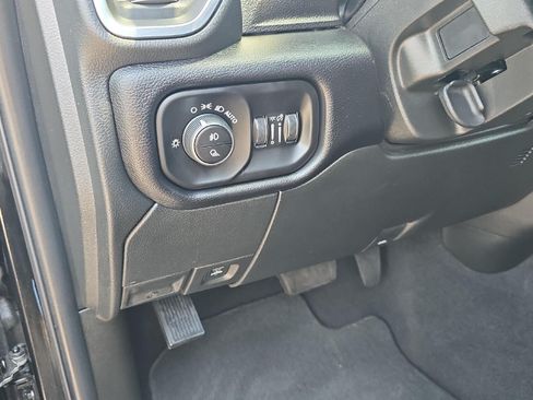 Used 2026 RAM 2500 Laramie AWD/4WD image 11