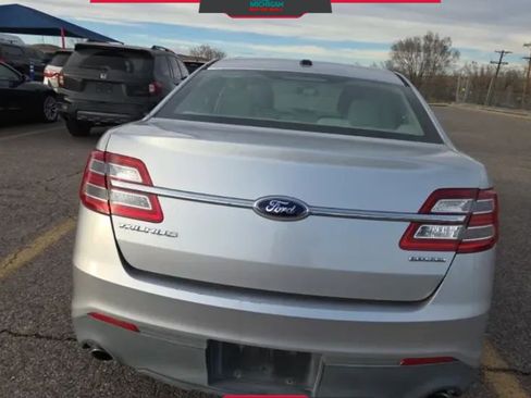 Used 2013 Ford Taurus SE FWD image 4
