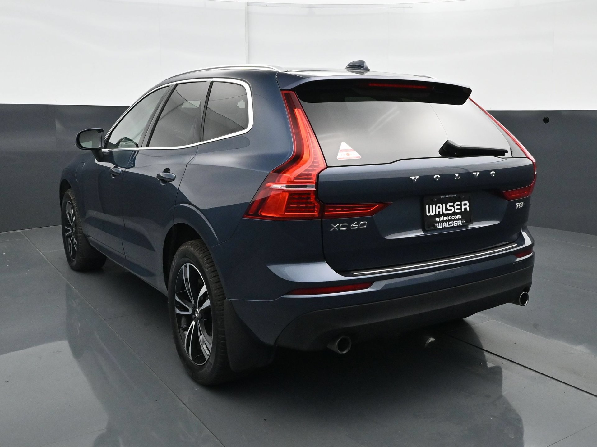 Used 2018 Volvo XC60 T8 Momentum AWD/4WD image 5