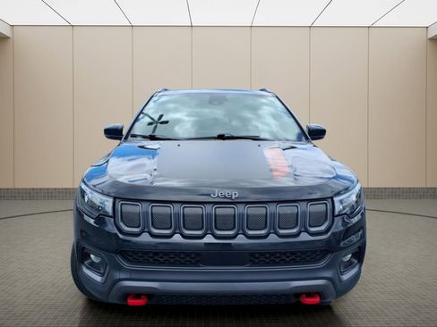 Used 2022 Jeep Compass Trailhawk w/ Trailhawk Convenience Group AWD/4WD image 3