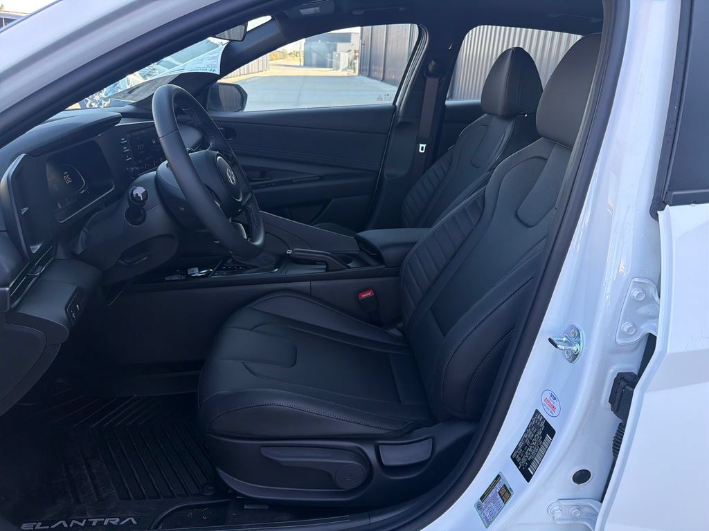 New 2026 Hyundai Elantra SEL Sport FWD image 15