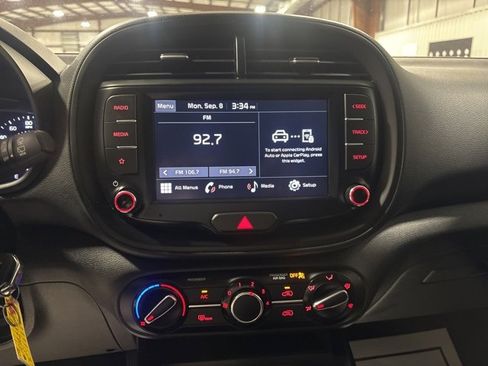 Used 2022 Kia Soul LX image 20