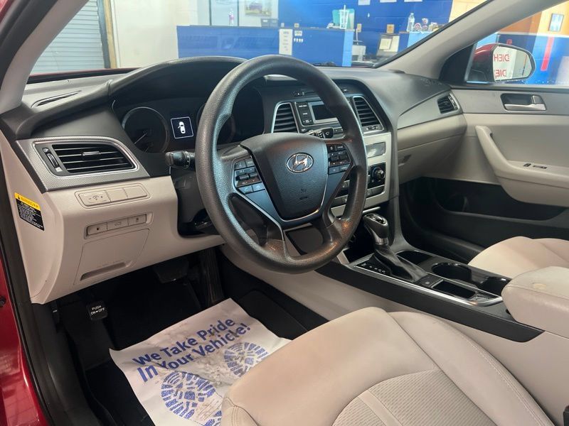 Used 2015 Hyundai Sonata SE FWD image 18