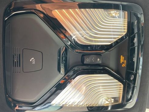 Used 2022 BMW X7 M50i image 25