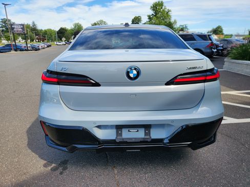 Used 2023 BMW i7 xDrive60 w/ Parking Assistance Package AWD/4WD image 8