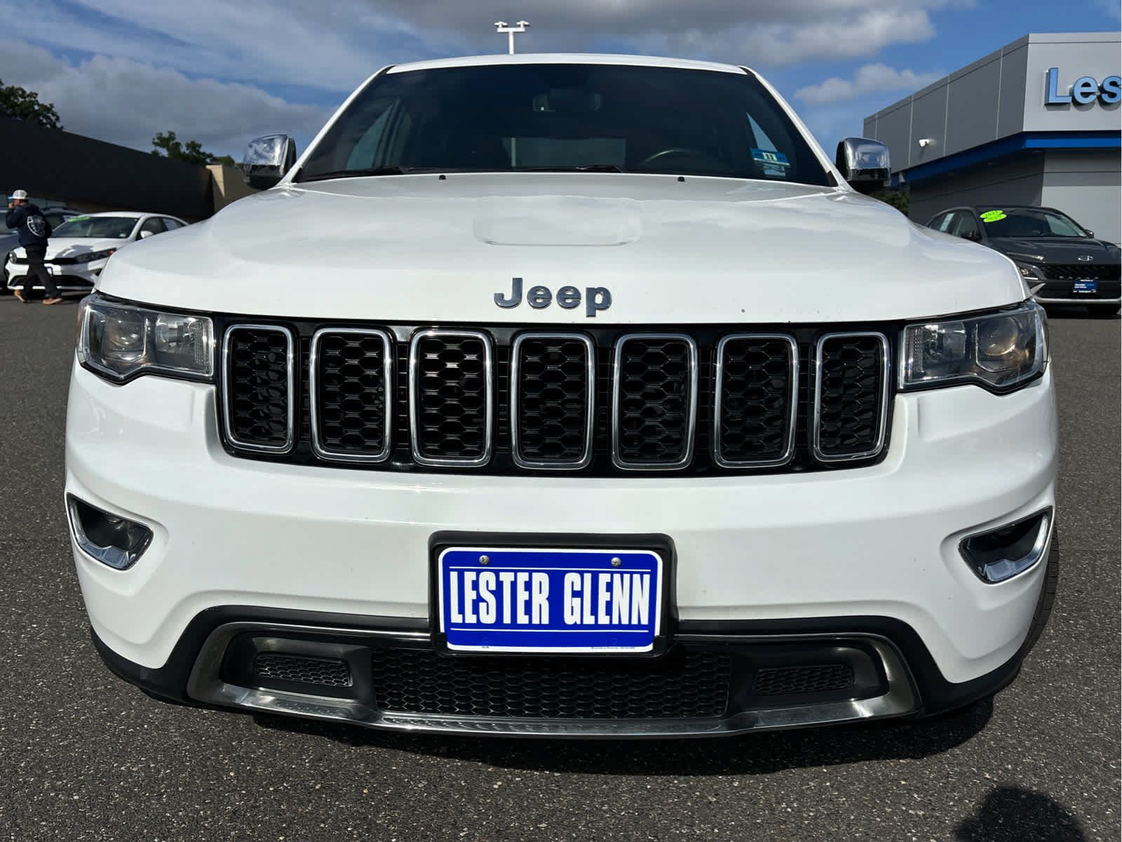 Used 2018 Jeep Grand Cherokee Limited AWD/4WD image 4