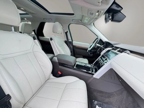 Used 2019 Land Rover Discovery HSE AWD/4WD image 16
