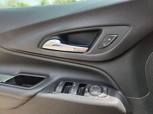 Used 2018 Chevrolet Equinox Premier AWD/4WD image 31