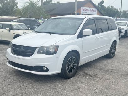 Used 2016 Dodge Grand Caravan SXT w/ UConnect Hands-Free Group