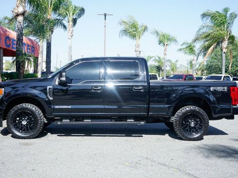 Used 2022 Ford F250 XLT w/ Black Appearance Package AWD/4WD image 5
