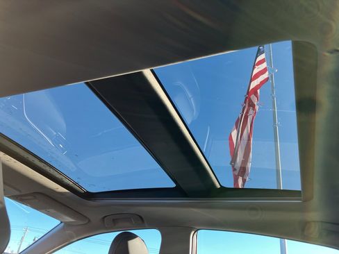 Used 2021 Toyota Camry XLE w/ Navigation Package image 27