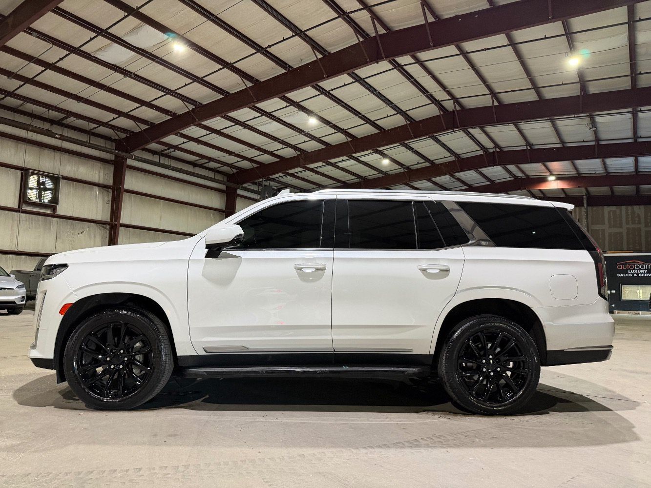 Used 2022 Cadillac Escalade Luxury AWD/4WD image 8