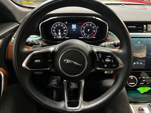 Used 2025 Jaguar F-PACE R-Dynamic S image 30