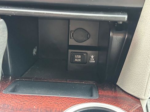 Used 2012 Toyota Camry XLE FWD image 22