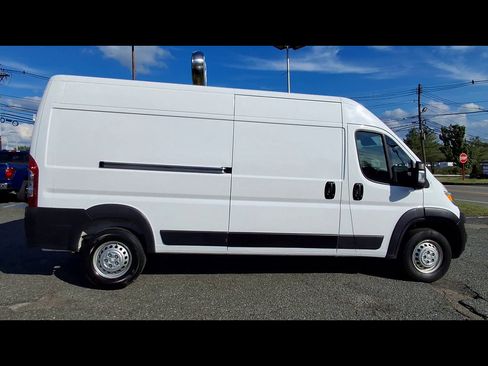 Used 2026 RAM ProMaster 2500 w/ Convenience Group FWD image 9