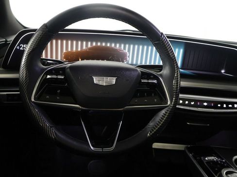 Used 2024 Cadillac Lyriq Luxury RWD image 41
