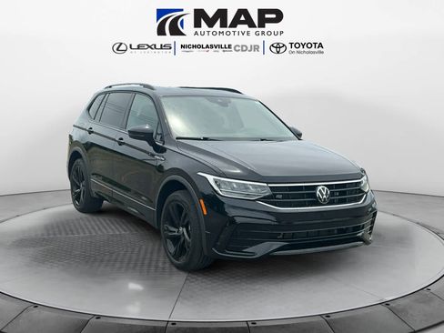 Used 2023 Volkswagen Tiguan SE R-Line AWD/4WD image 7