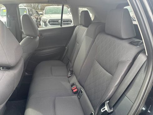 Used 2025 Toyota Corolla Cross LE w/ Moonroof Package image 34