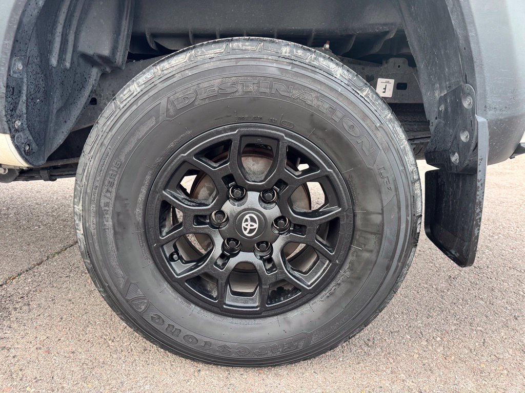 Used 2022 Toyota Tacoma SR w/ SX Package AWD/4WD image 21