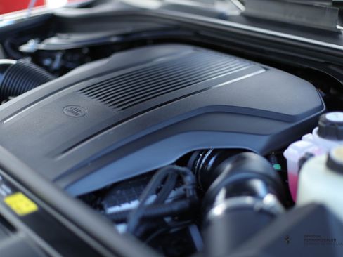 Used 2025 Land Rover Range Rover Autobiography image 12