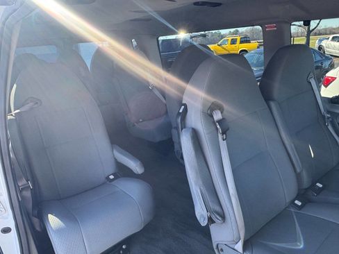 Used 2012 Ford E-350 and Econoline 350 XLT image 16